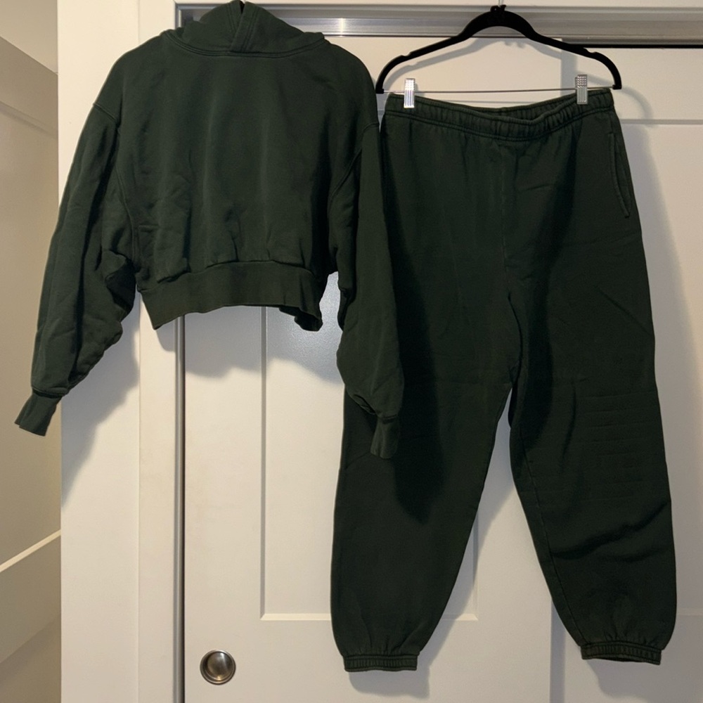 Aritzia TNA Sweat Set